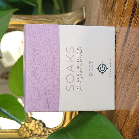 SOAKS "Rest" Essential Bath Bombs 2 piece. - Picture 2 of 6